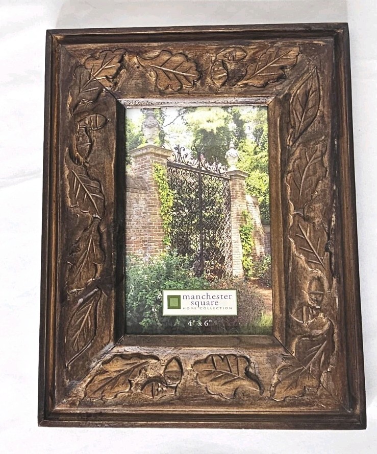 Vintage Manchester Square Carved Leaves Wood Frame For 4x6 Photo