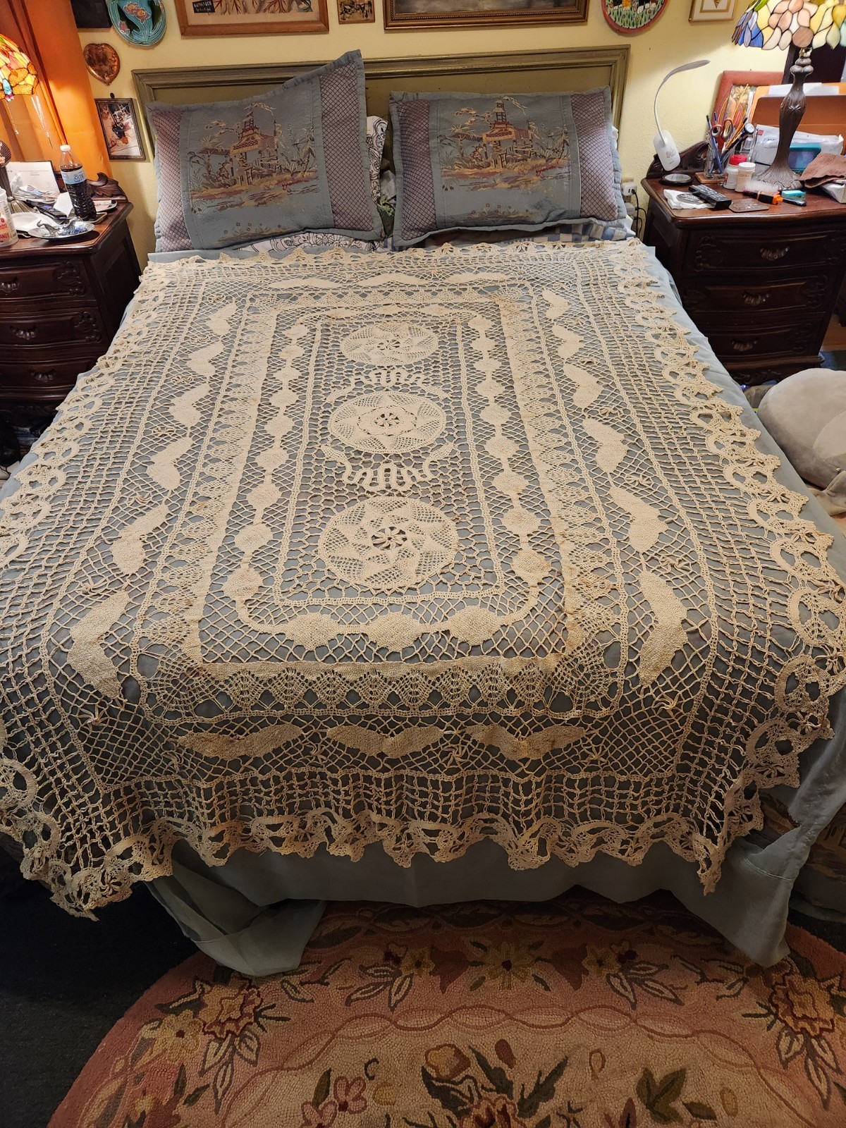 Beautiful Vantage / Antique Hand Crocheted Tablecloth With Butterflies