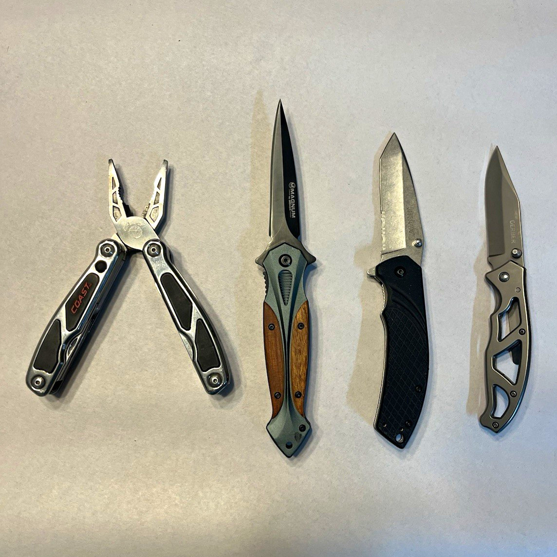 Gerber Magnum Kershaw COAST Mixed Lot 4 Folding Knives + Multi-Tool Pliers
