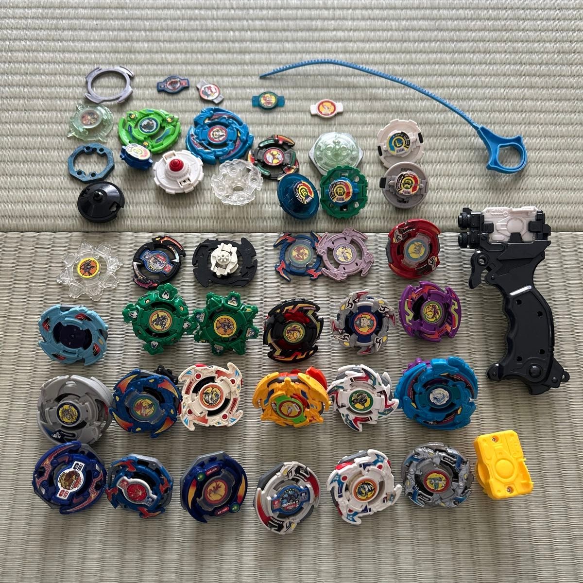 Bakuten Shoot Beyblade 25 Top Vintage Lot With Launcher Collectible 15+