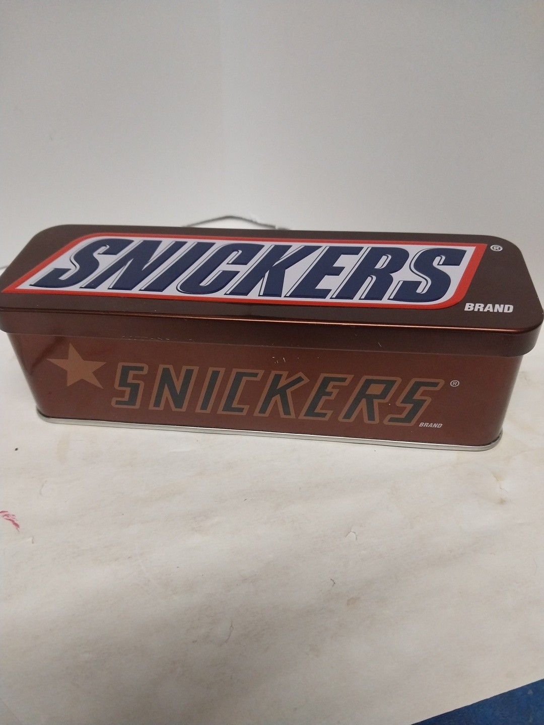 Snickers Vntage Hinged Candy Bar Shaped Tin Mint