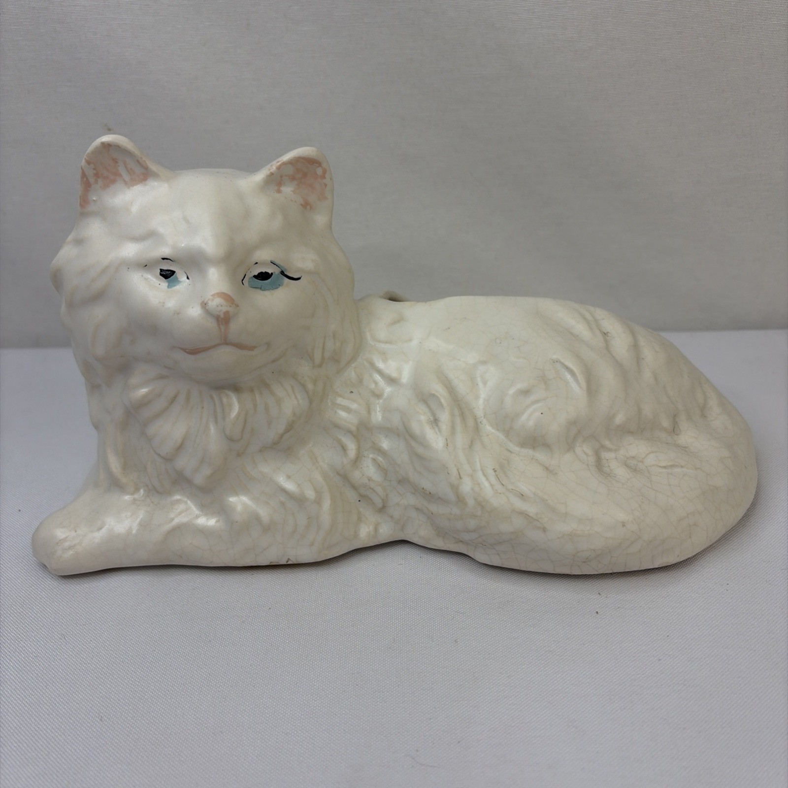Vintage Persian Crackle Ceramic Cat Kitten Planter White Tan Accents Blue Eyes