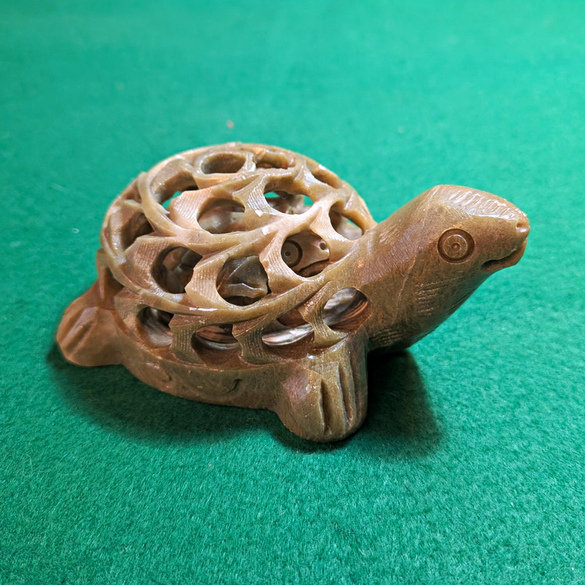 Vintage Hand-Carved Soapstone Mother & Baby Turtle Figurine – Jali Shell Vintage Hand-Carved Soapstone Mother & Baby Turtle Figurine – Jali Shell