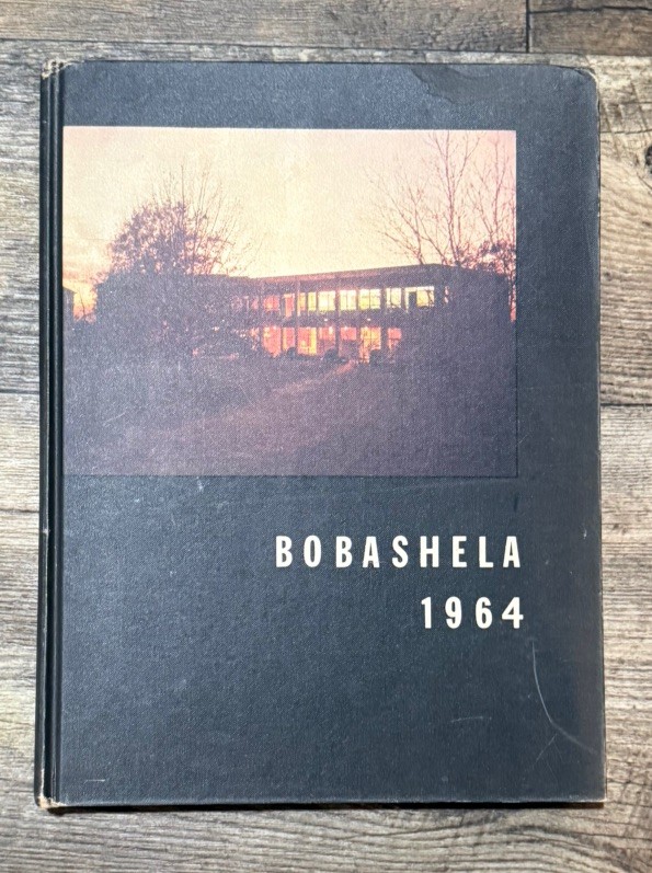 Vintage 1964 Millsaps College ( Mississippi ) Bobashela CLEAN NO WRITTING