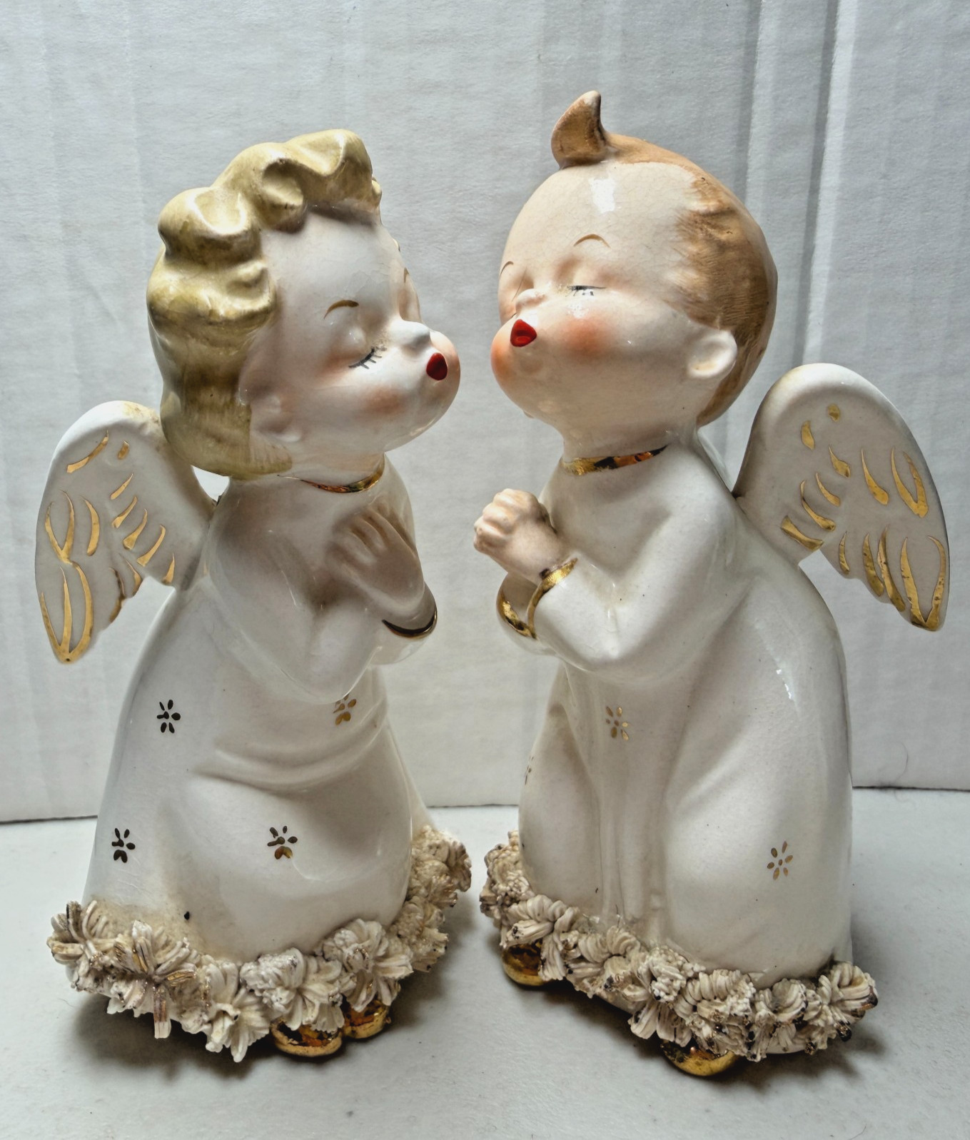 Vintage 1950s Kissing Angels Ceramic Figurine Japan Boy & Girl Spaghetti Trim