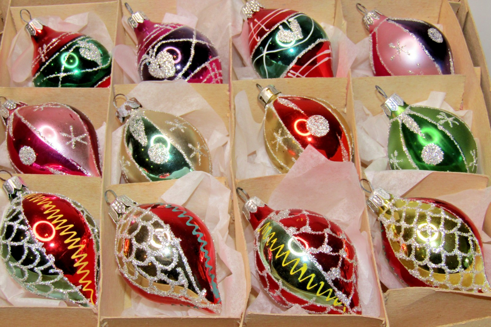Lot Modern Vintage Glass DOTS Glittered Pictured DROP Christmas Ornament Romania