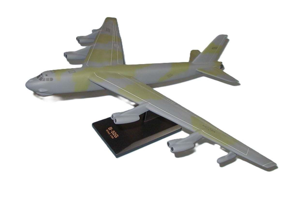 USAF Boeing B-52G Stratofortress Camo Desk Top Display 1/100 Model SC Airplane