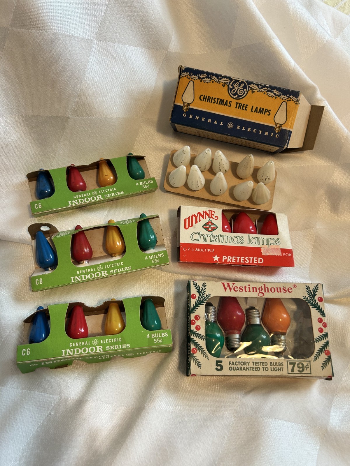 Lot of Vintage GE Westinghouse Wynne C-6 C-7.5 Christmas Tree Bulbs  UNTESTED