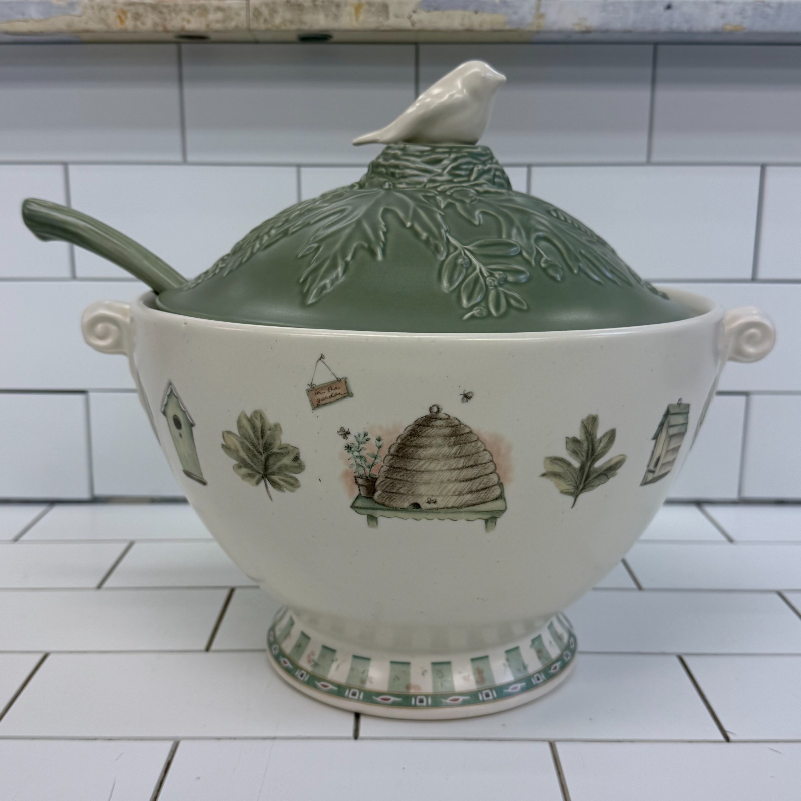 Pfaltzgraff Naturewood Tureen with Lid & Ladle Retired Vintage Stoneware