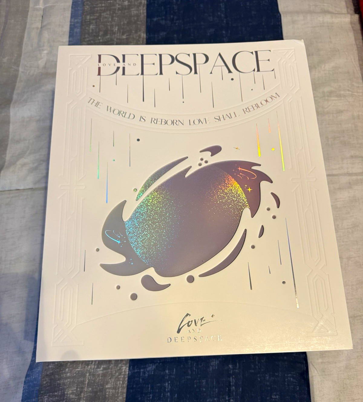 Love and Deepspace 2025 VIP Annual Gift Box White Plastic Figure Set.
