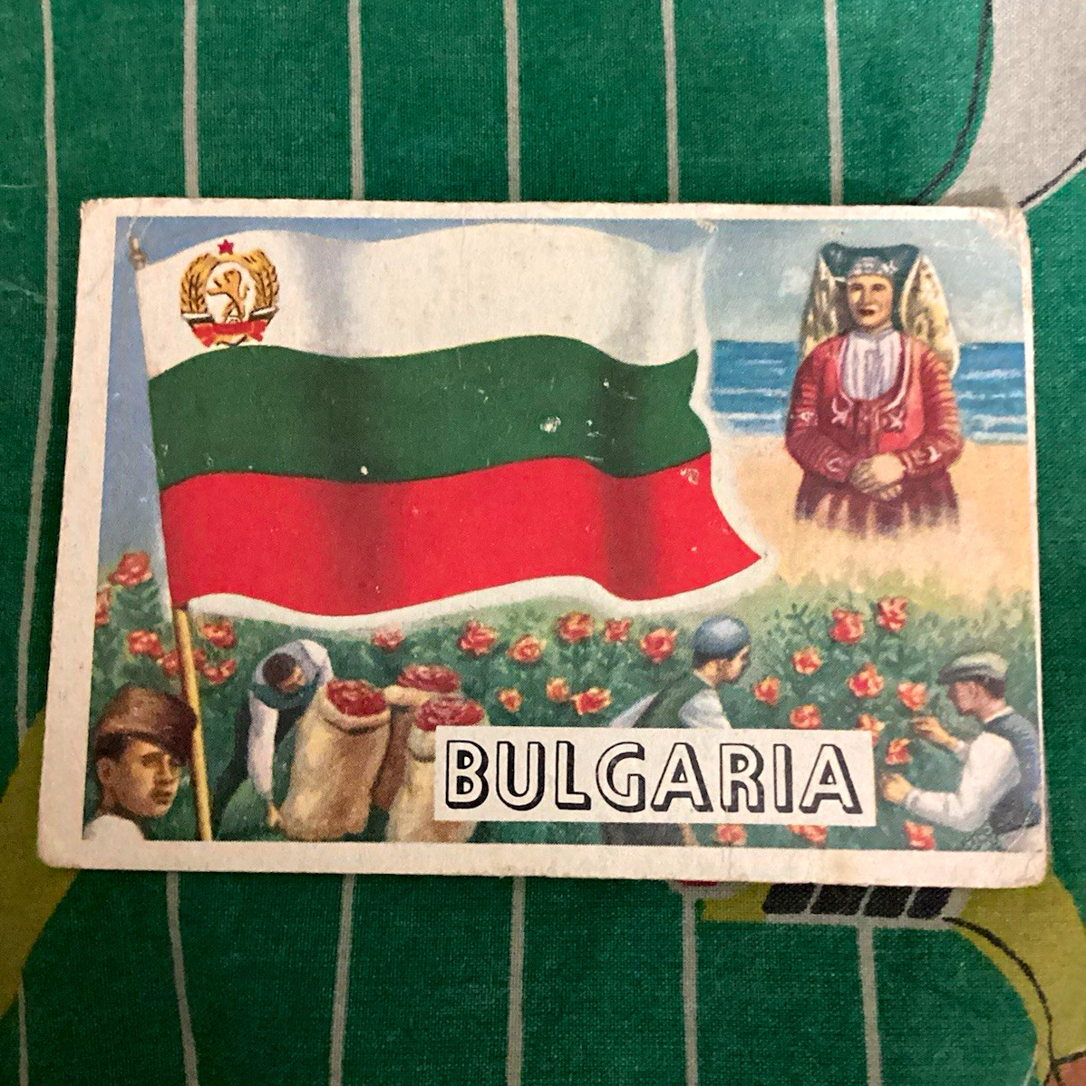 Flags of the World card, CG, Bulgaria, Base Set Non-Sport Trading Card no. 28