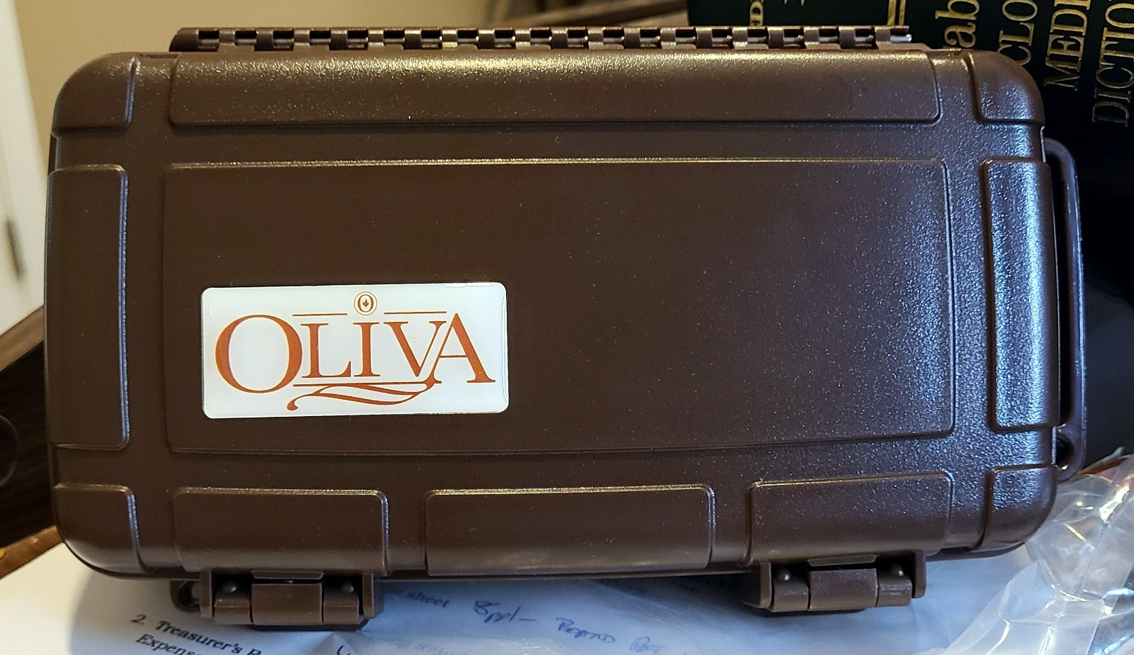 Oliva 10ct Heavy Duty Travel Humidor- Brown. NEW Oliva 10ct Heavy Duty Travel Humidor- Brown. NEW