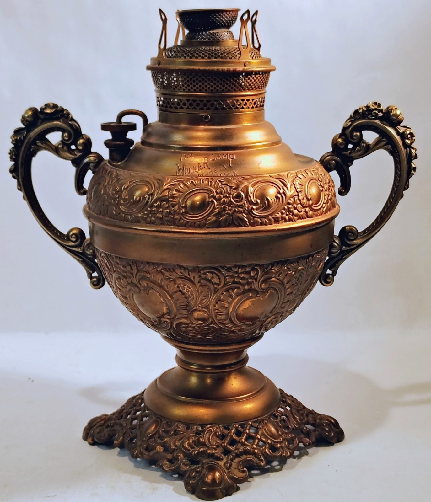 Antique Edward Miller Oil Lamp Victorian Banquet Lamp Ornate Brass Antique Edward Miller Oil Lamp Victorian Banquet Lamp Ornate Brass