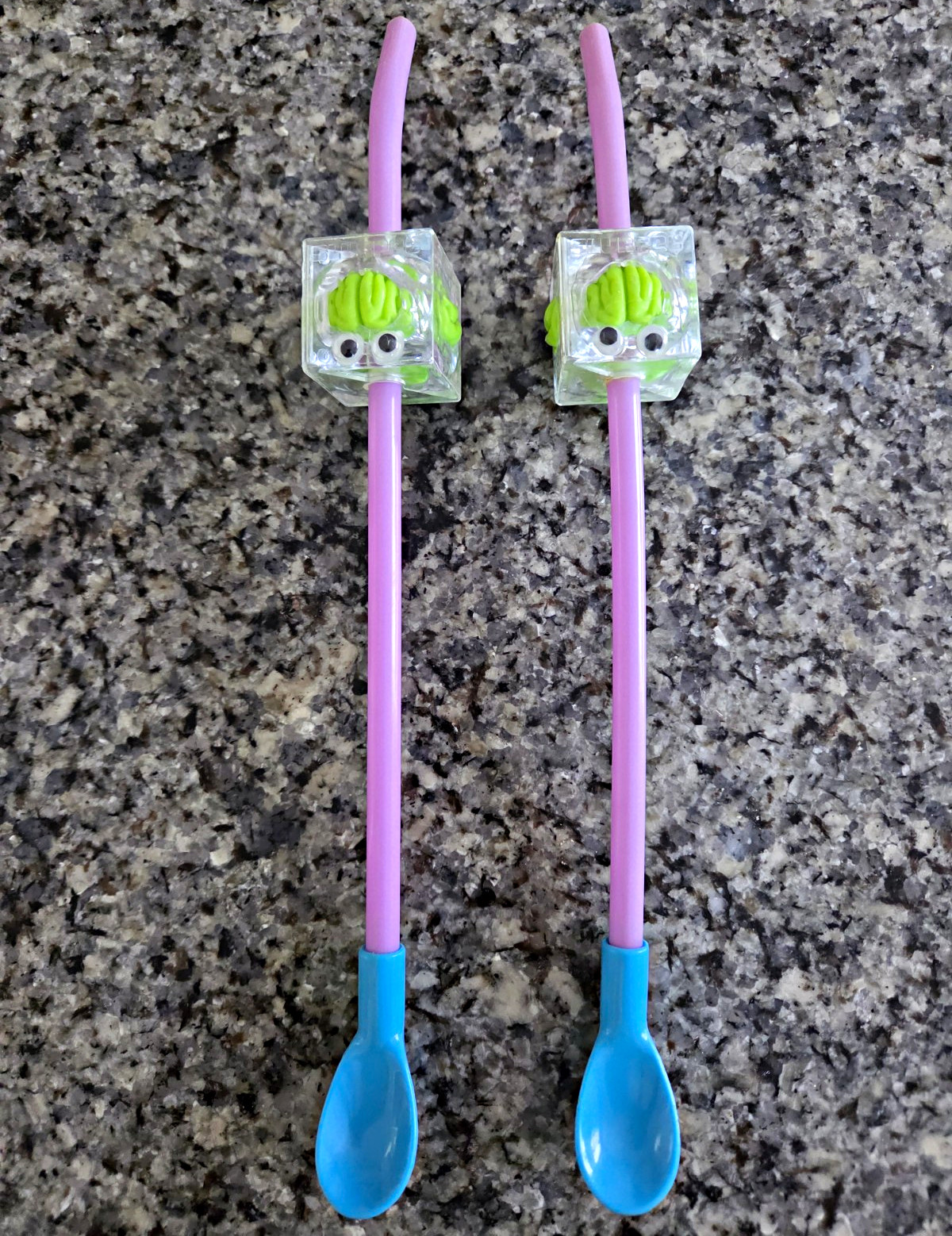 VINTAGE 1990'S SEVEN ELEVEN SLURPEE STRAWS LOT OF 2