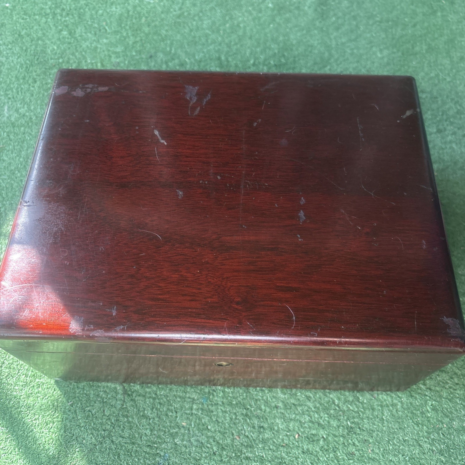 Antique mahogany Cigar Humidor Chest Box. Alfred Dunhill. New York London Antique mahogany Cigar Humidor Chest Box. Alfred Dunhill. New York London