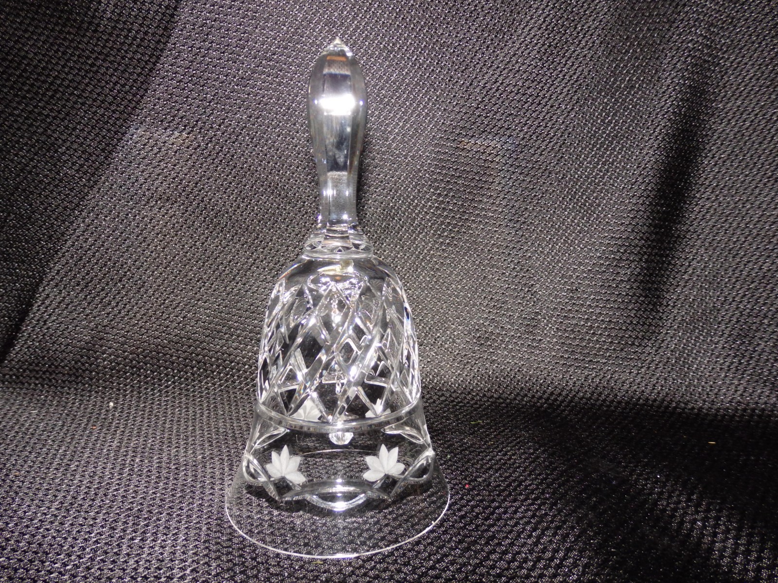 intage Cut Lead Crystal Glass Dinner Bell Etched Floral Leaf Pattern 7\