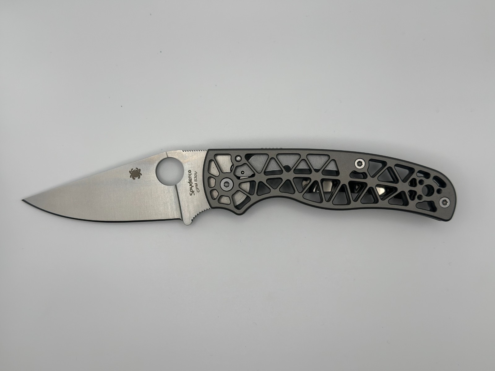 Spyderco Edgerati CPM-S30V Satin Plain Blade Gray Aluminum Handles C266 No Box