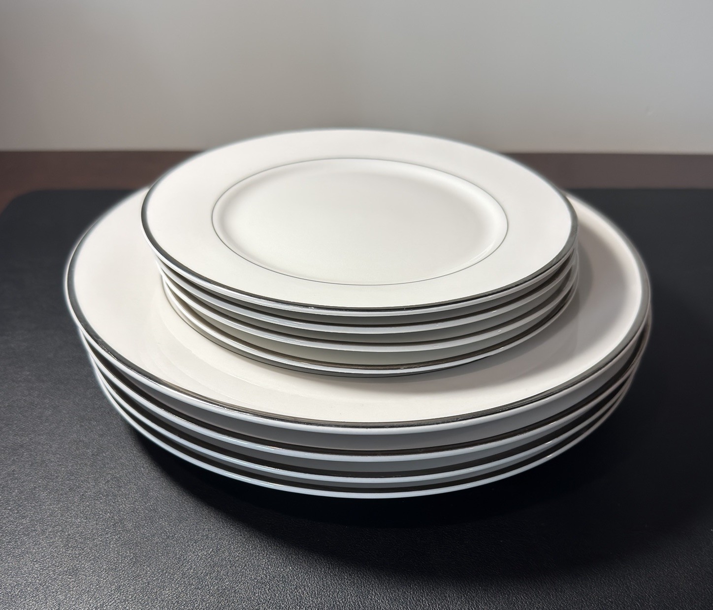 Wallace Fine China (WPO2) - 8 White Silver Trim Plates : Dinner (4) & Salad (4)