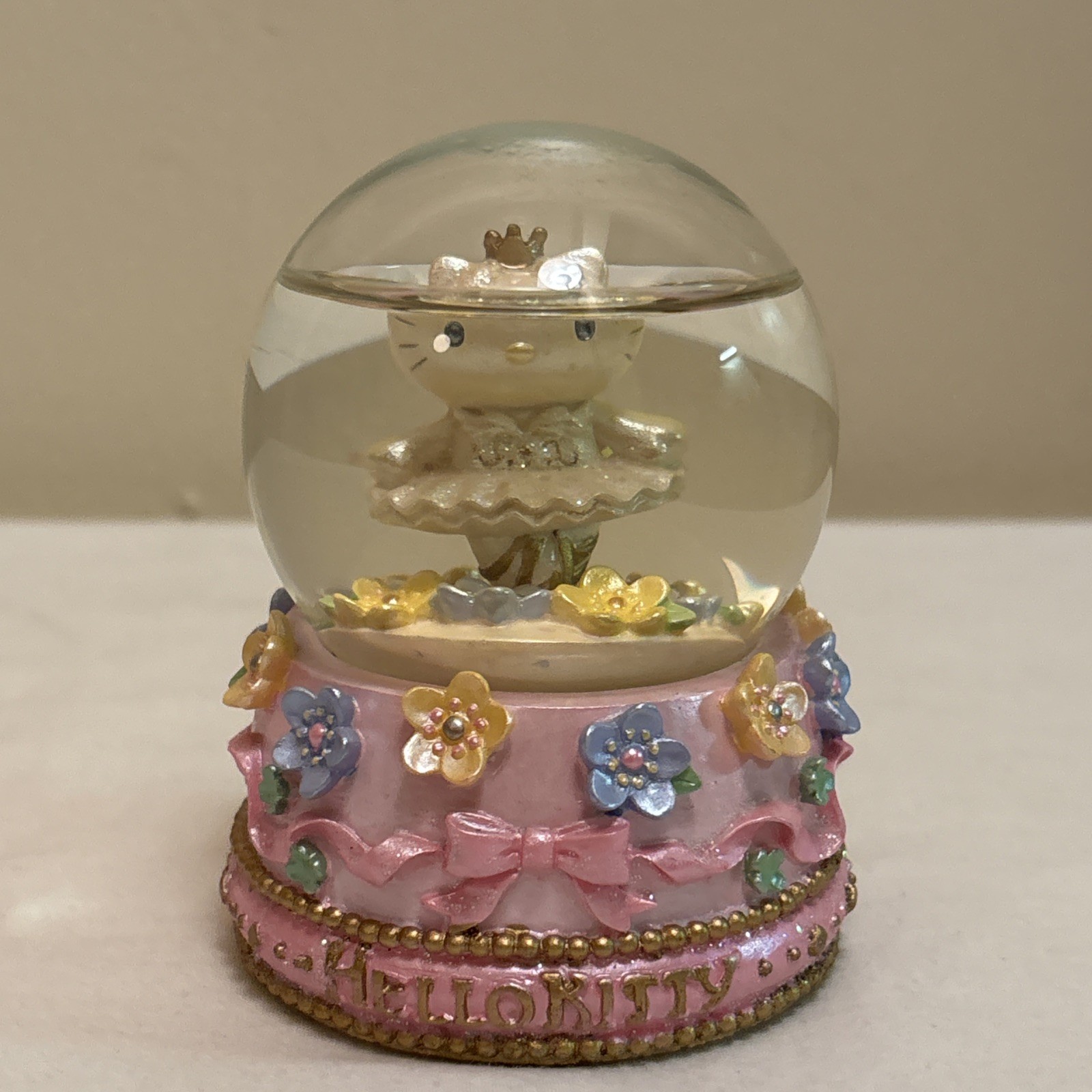 Sanrio Vintage 2002 Hello Kitty Ballerina Sparkle Ceramic Mini Snow Water Globe Sanrio Vintage 2002 Hello Kitty Ballerina Sparkle Ceramic Mini Snow Water Globe