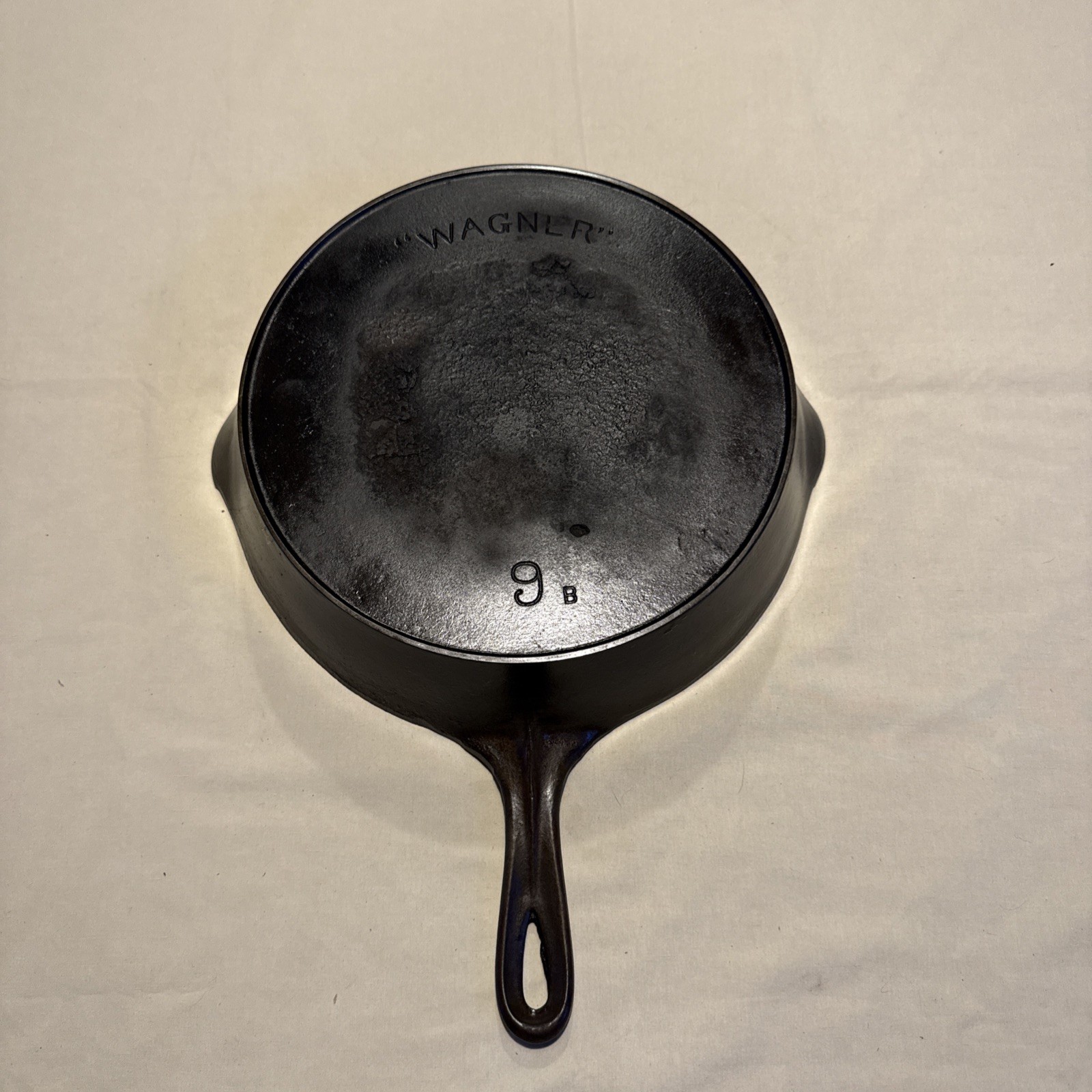 Wagner Sydney O Arc/Straight Logo No.9 B Cast Iron Skillet W/ Heat Ring Pitting