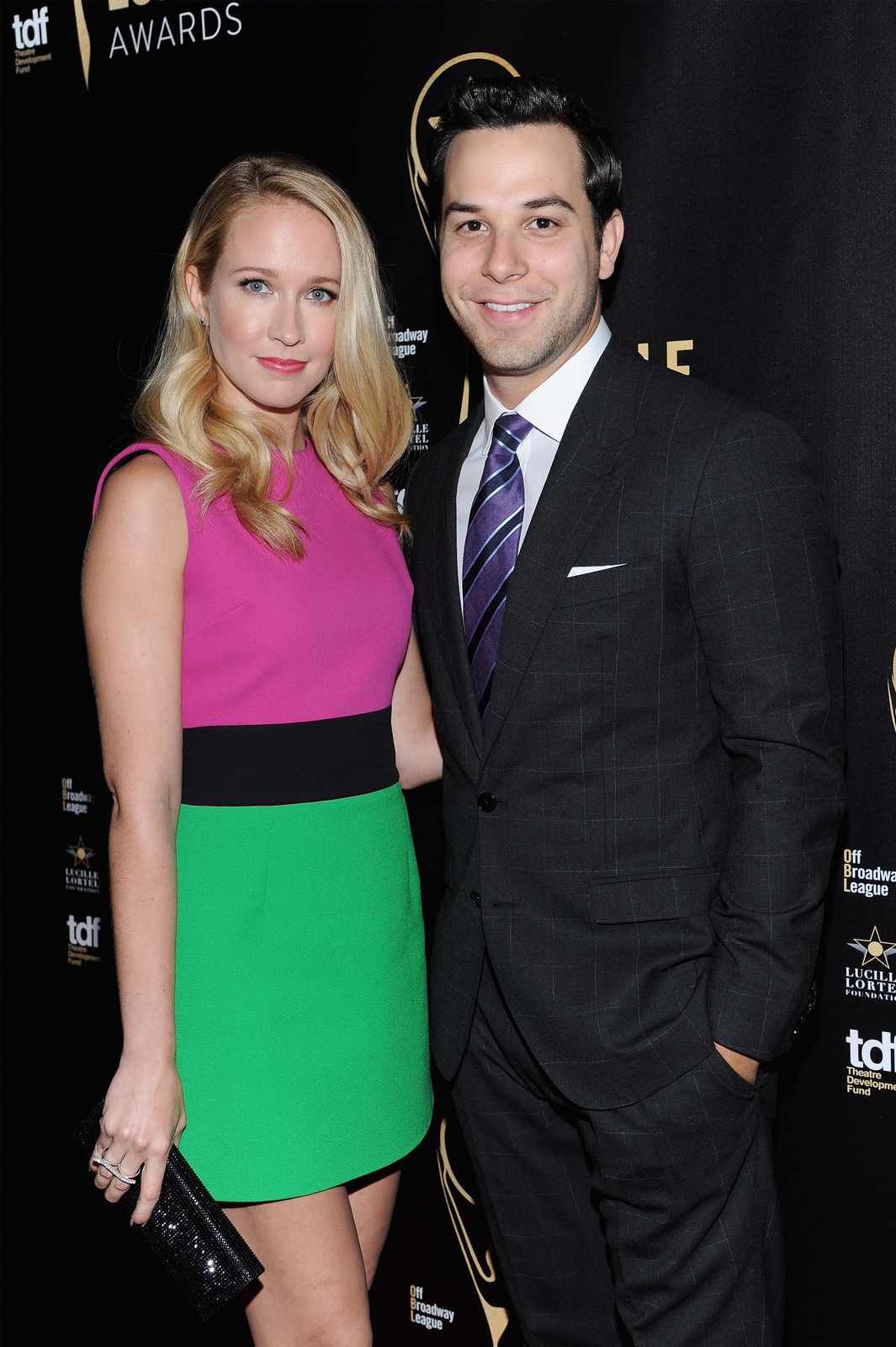 Anna Camp And Skylar Astin Posing For Photo 8x10 Picture Celebrity Print