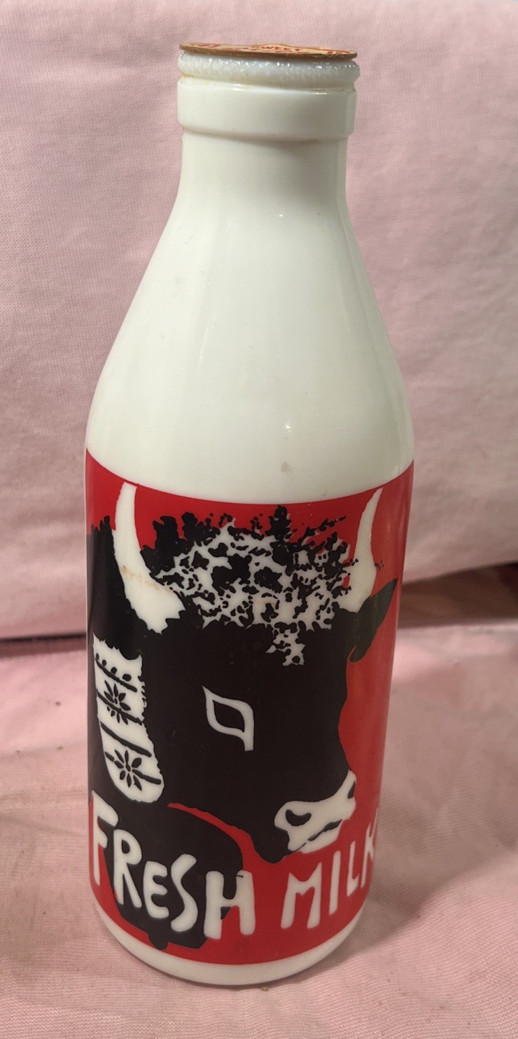 Vtg Egizia 10” Glass FRESH MILK 1970s Collectible Vibrant Bottle Dairy Cow ITALY