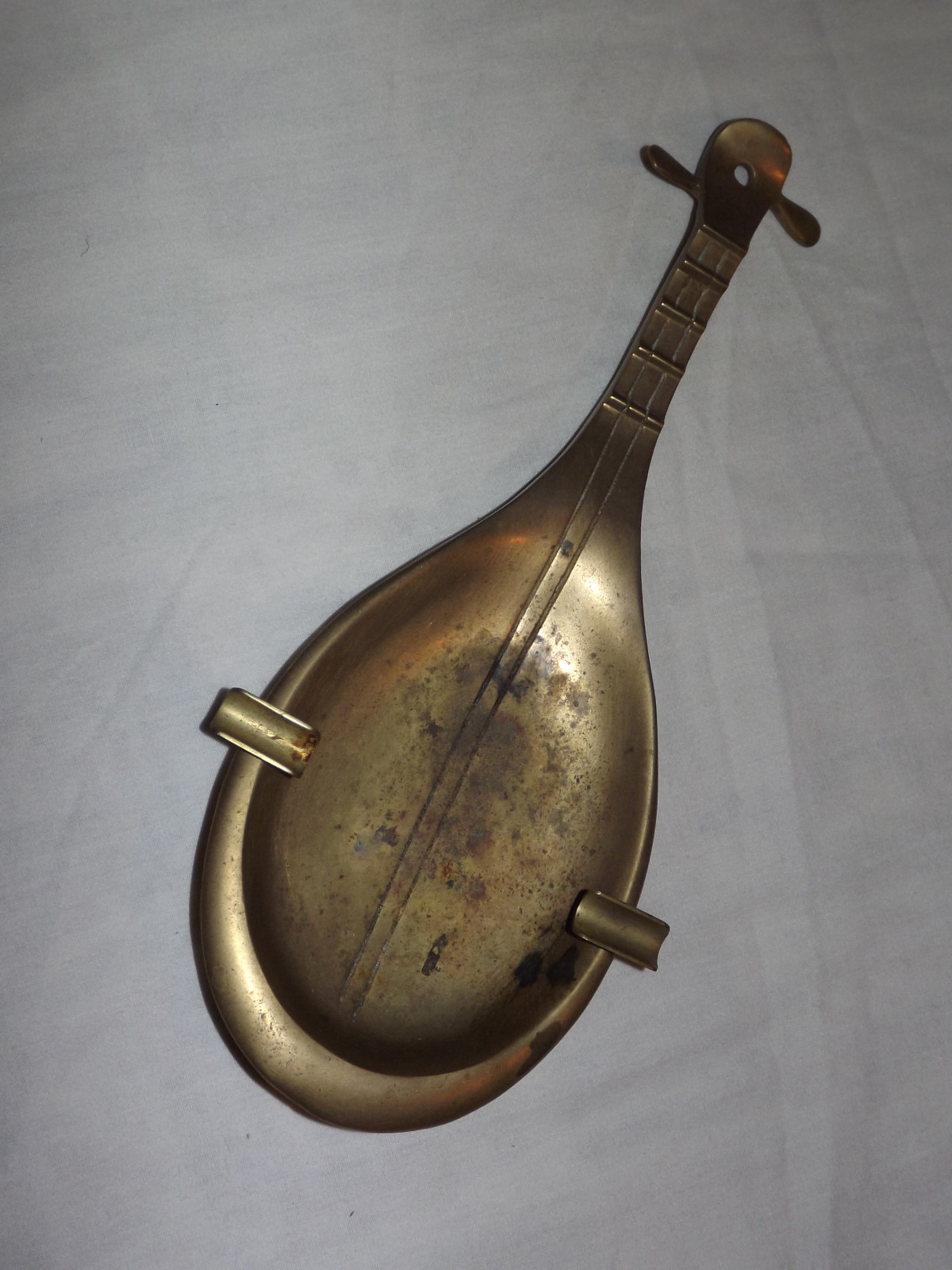 VINTAGE MIDDLE EAST INSTRUMENT OUD 12