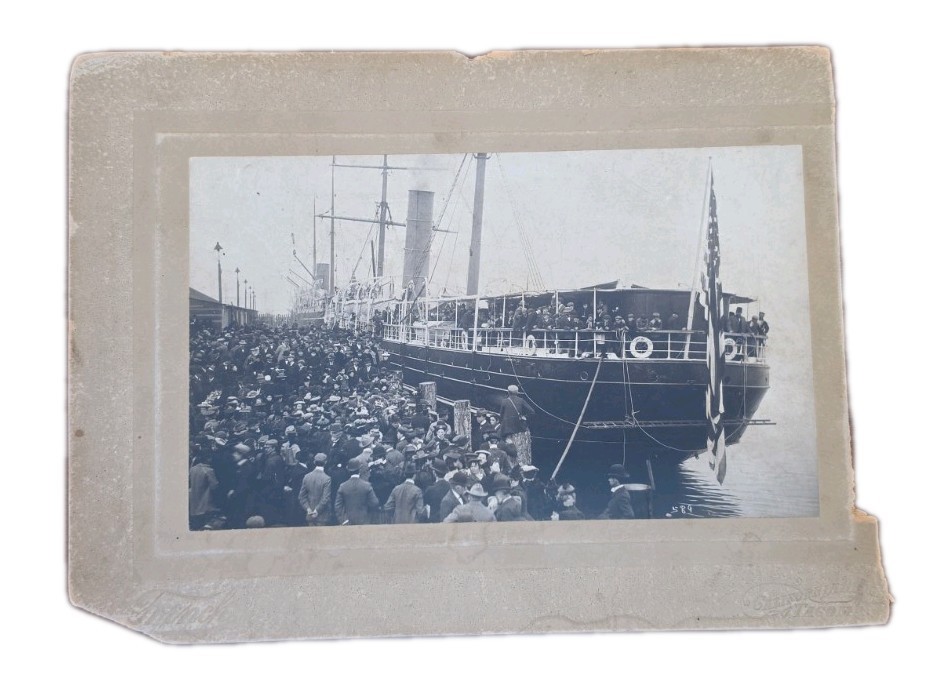 1898 Klondike Gold Rush Steamship Crowd Photo Seattle Yesler Wharf Antique Photo
