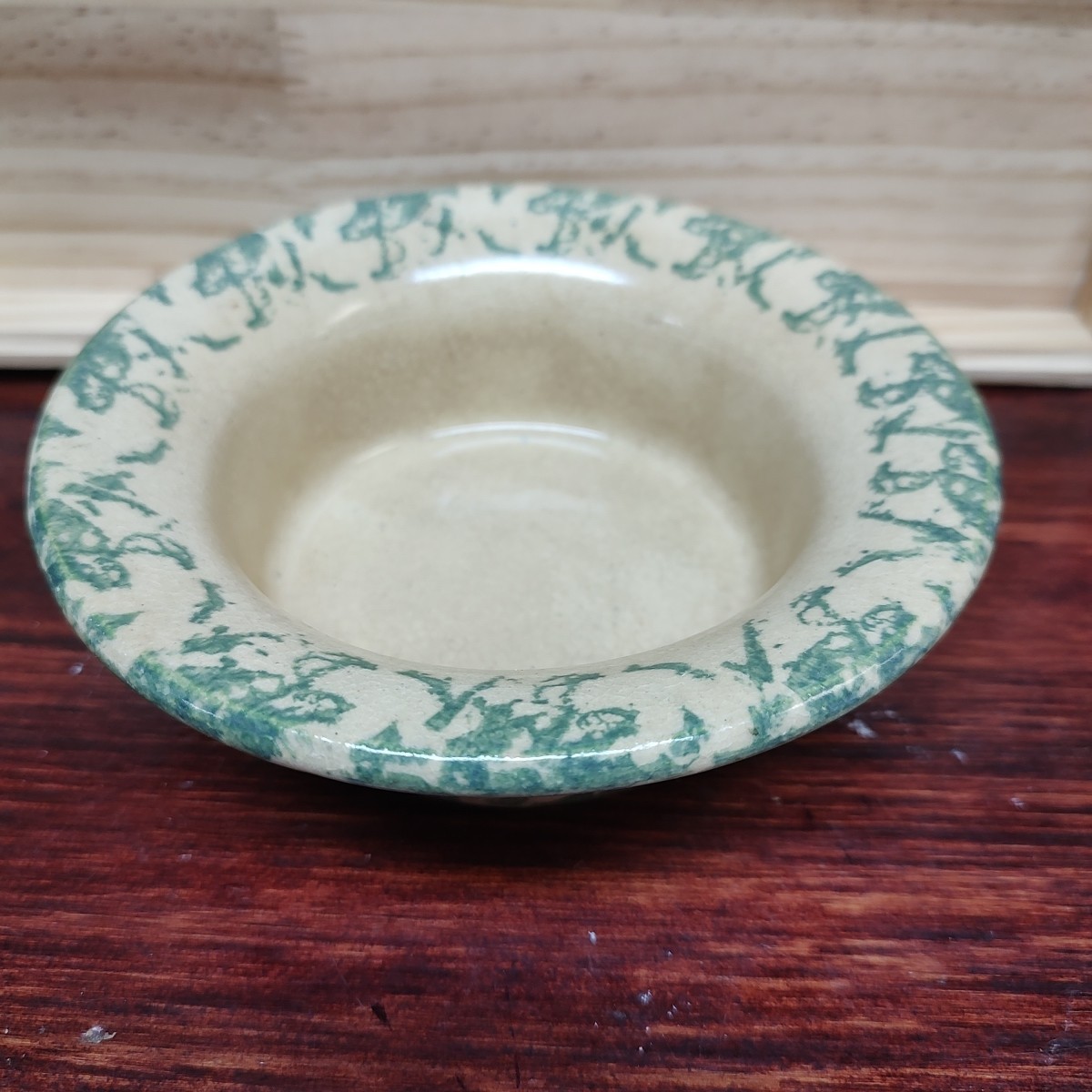 Robinson Ransbottom Pottery RRP Roseville OH Green Spongeware Flare Rim Bowl 