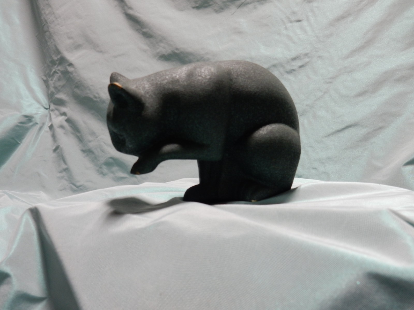 1985 Franklin Mint Yao You Xin Green Patina Bronze Cat Sculpture