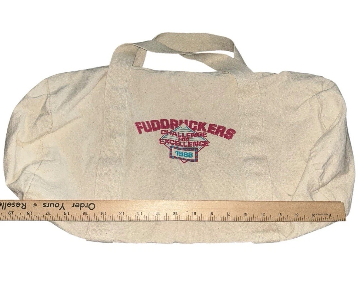RARE vintage 1988 Fuddruckers “challenge For Excellence” Gym Bag 20”