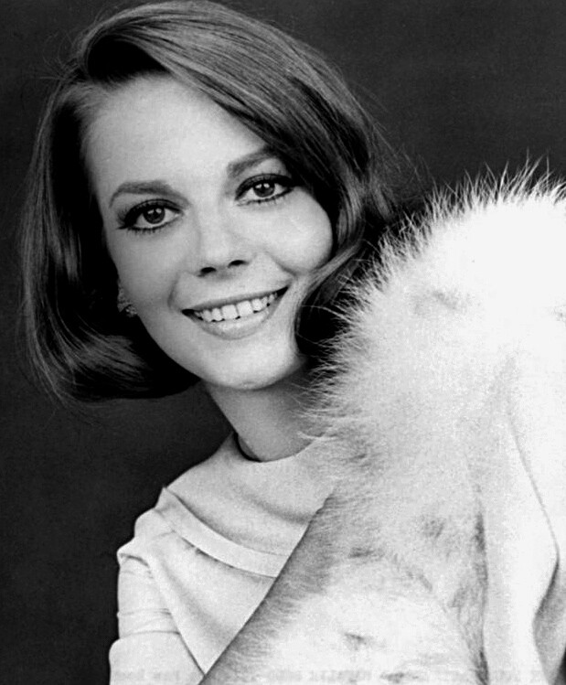 A Natalie Wood Nice Short Hair 8x10 Picture Celebrity Print