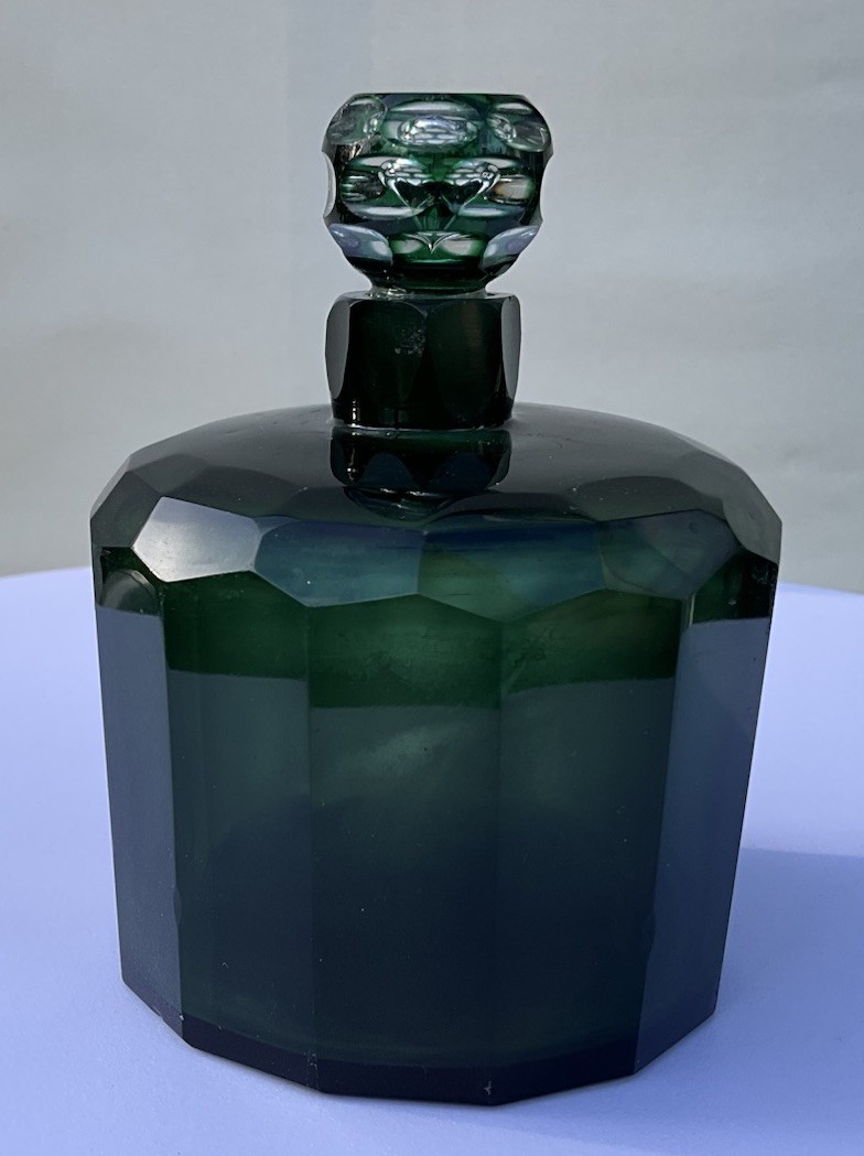 RARE 1830 GEORGIAN BIEDERMEIER BOHEMIAN Emerald CUT GLASS PERFUME BOTTLE STOPPER