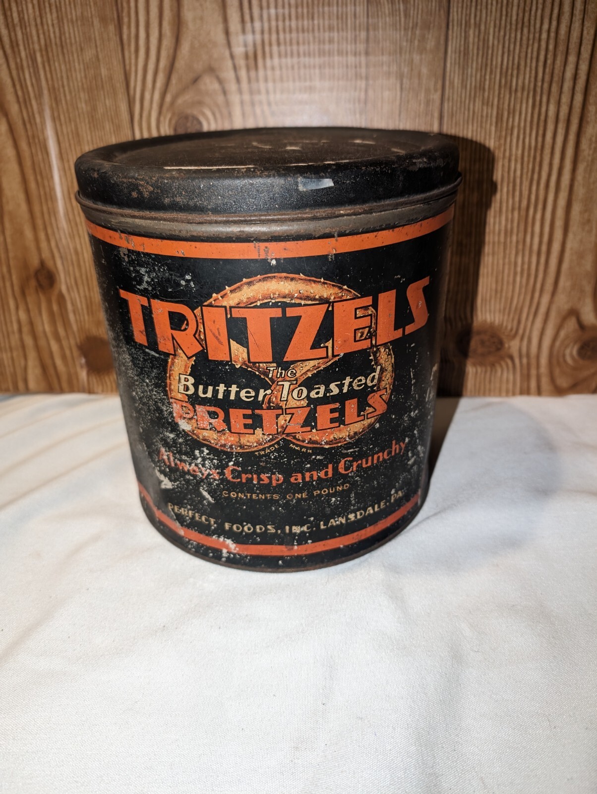 EX RARE Vintage Tritzels Pretzels Advertising Tin Can W/ Lid 7.5\