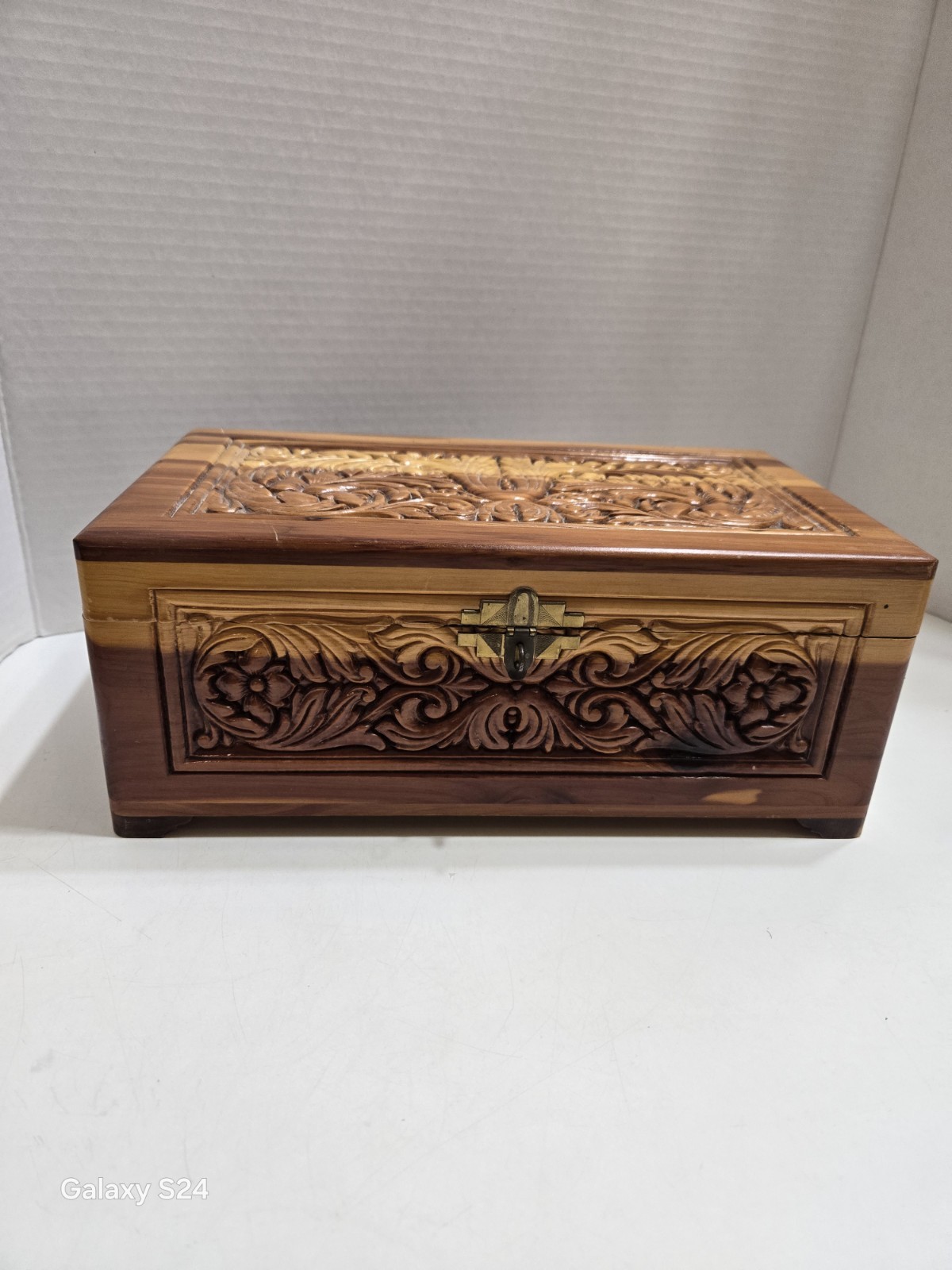 Vintage Intricately Hand- Carved Wooden Keepsake Or Jewelry Box- 10.5 X 6 X 4.25