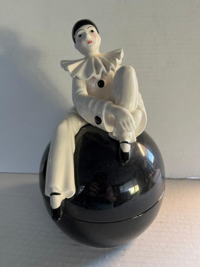 Vintage Taste Setter by Sigma Pierrot Clown Covered Box Ball Trinket Dish Japan
