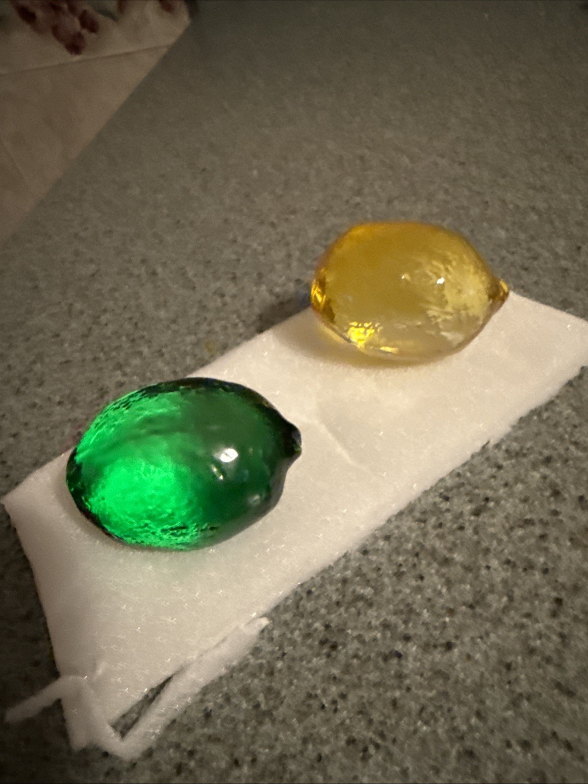 Check Out Thus Beautiful Lemon And Lime Glass Figurine Set