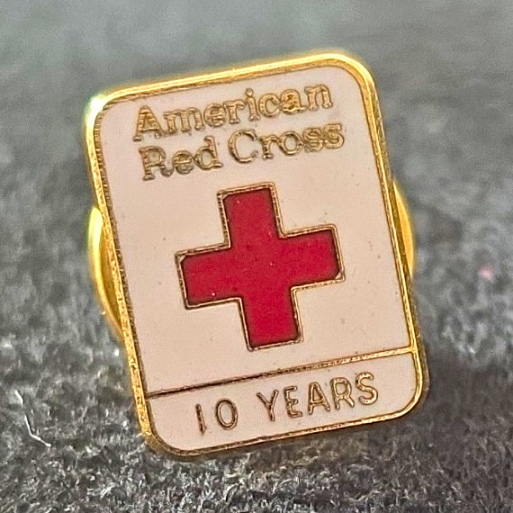 Vintage American Red Cross 10 Year Service Pin 24K Gold Electroplate D.L. Co Ena