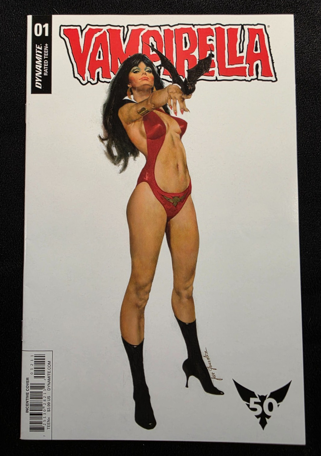 VAMPIRELLA 1 VARIANT JOSE GONZALEZ HTF Iconic Cover 50th Standee Dynamite 2019