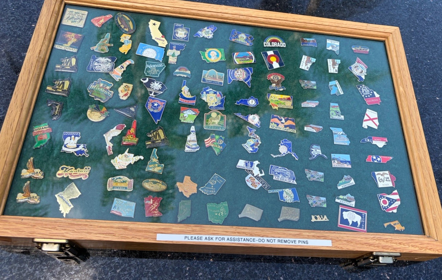 Vintage USA State Travel Souvenir Enamel Lapel Pins Wood Display Case Lot Of 90+