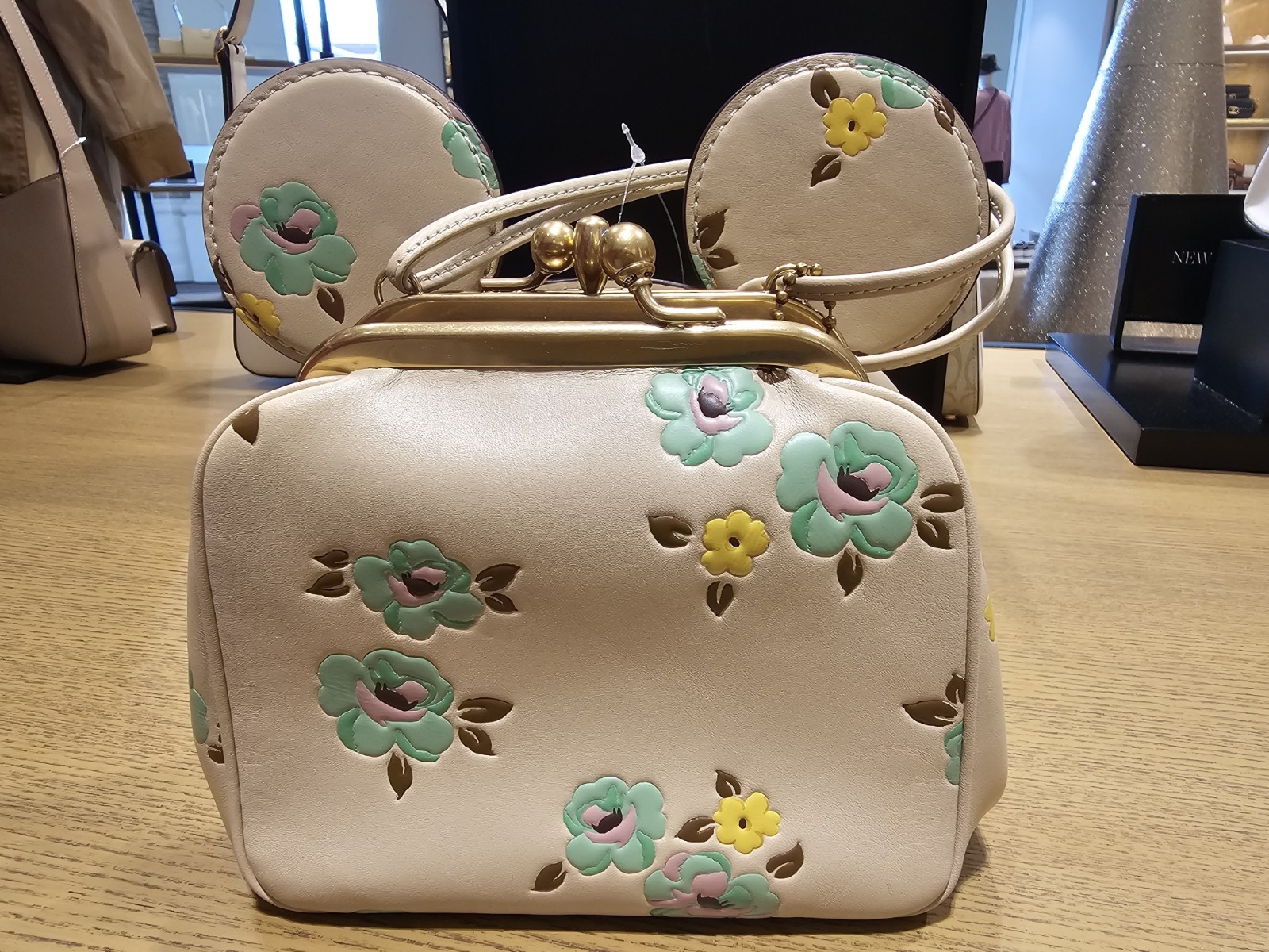 Disney & Coach Exclusive MINNIE MOUSE Crossbody Bag Limited Edition Asian Market