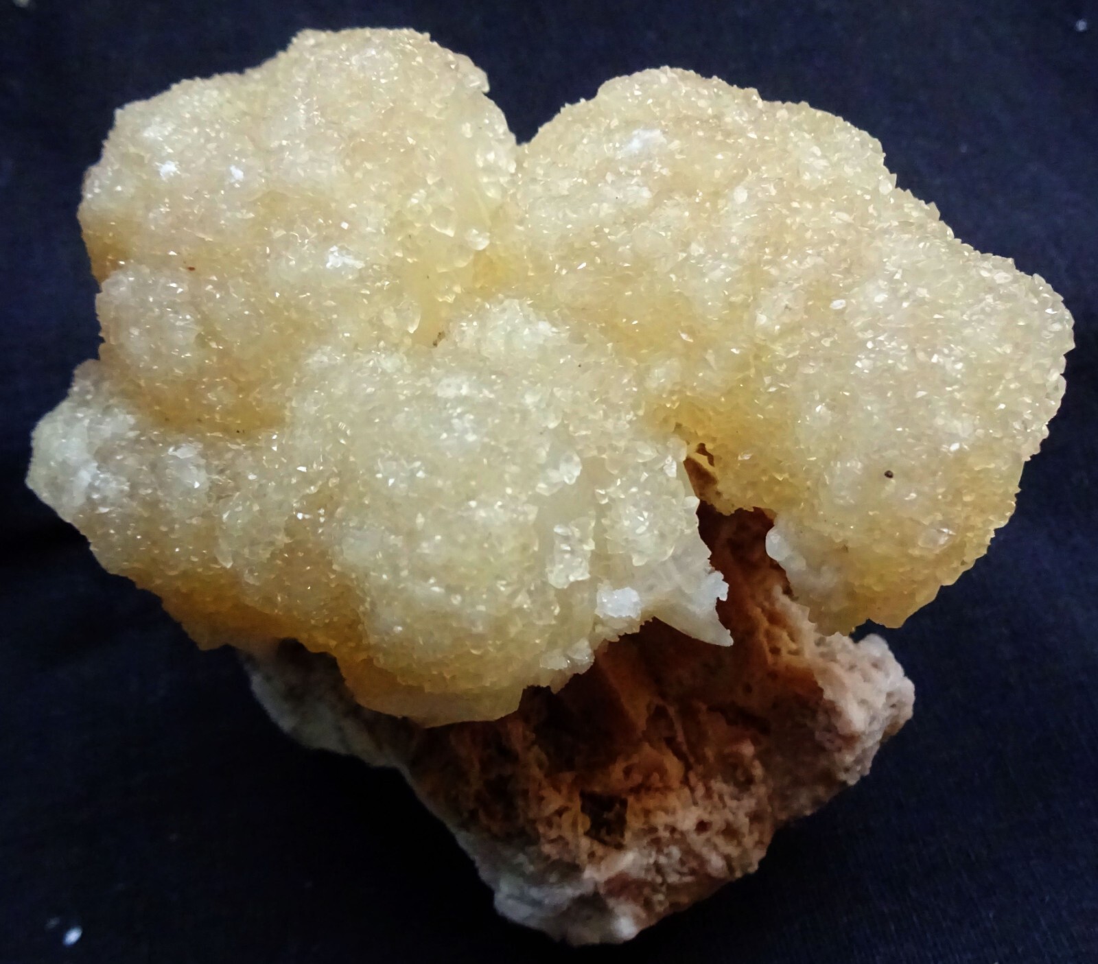 STUNNING STILBITE BOWS FORMATION W/ COATING CALCITE ON MATRIX MINERALS SPECIMENS