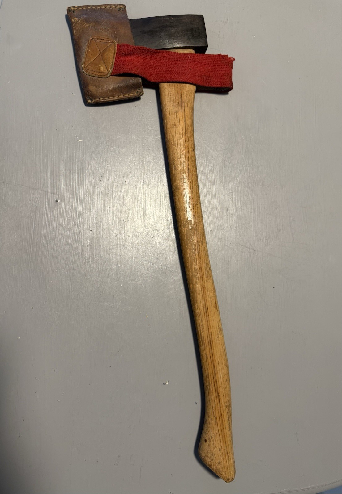 Vintage LL Bean 1-3/4 Freeport Maine Hudson Bay Axe W/ Leather Sheath USA (3)