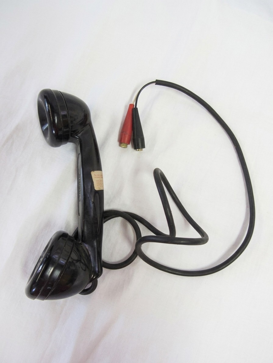 Vintage 1940\'s A-5165 Wheeler Electronic Corp Sound Powered Hand Set w/Clips