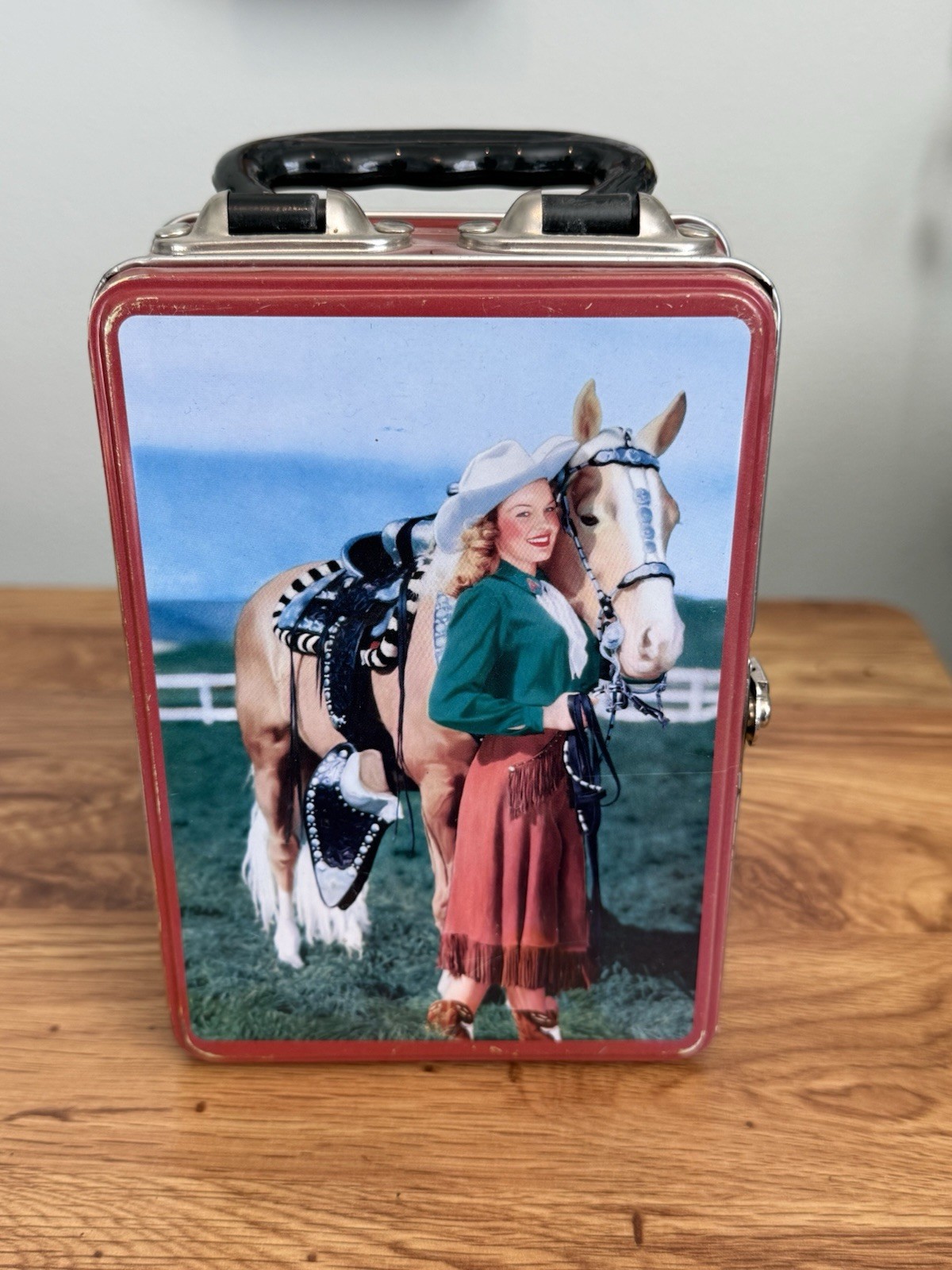 2001 Accoutrements Yeehaw Cowgirl Horse Metal Lunch Box Tin Western Vintage