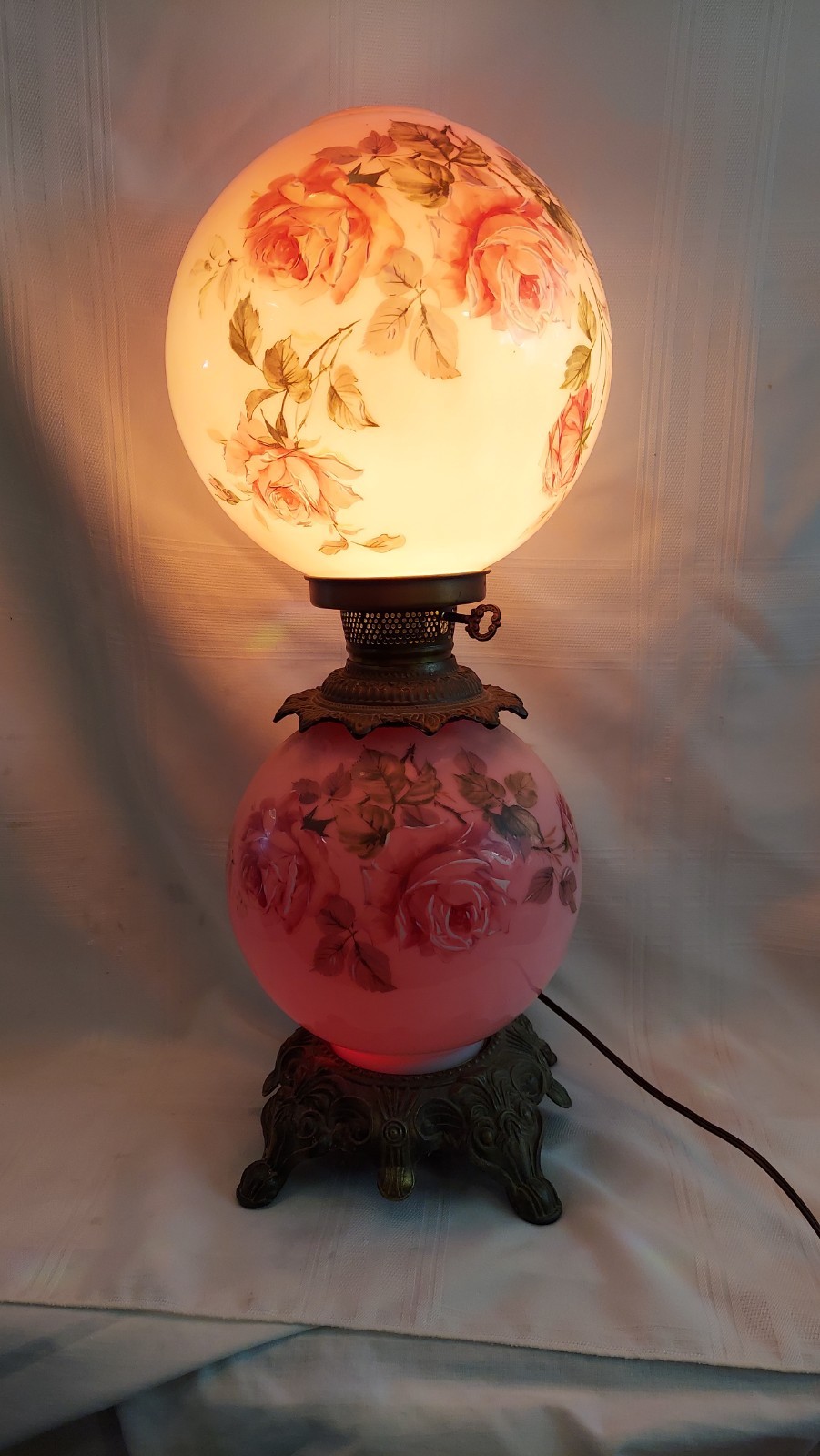 Vintage GONE WITH THE WIND Rose Lamp Electrified Lamp Double Globe  24\