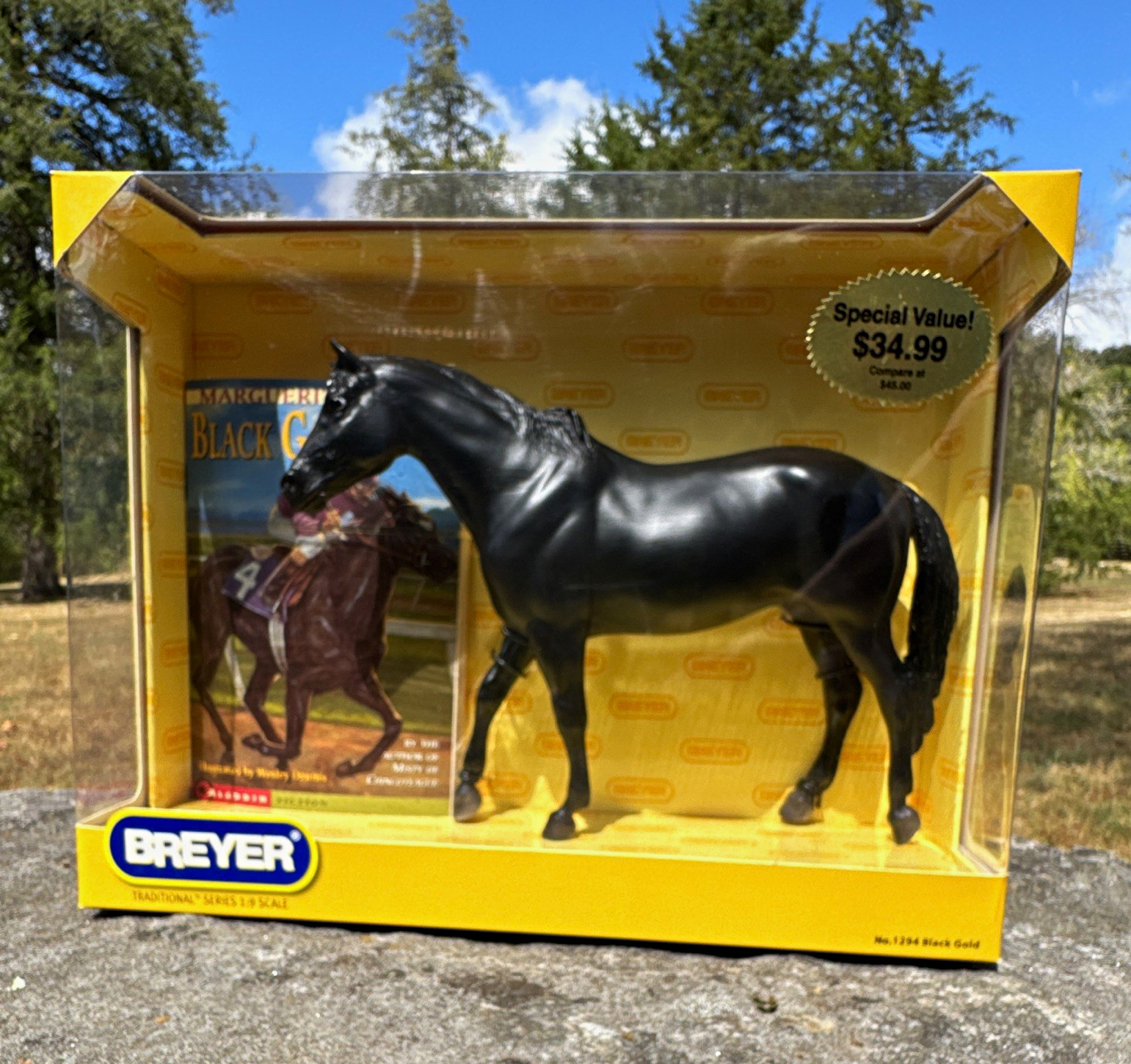 Breyer Traditional Series Horse “Black Gold”  2007 with book
