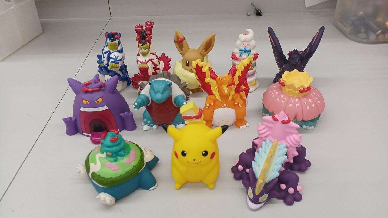 Bandai Pokemon Gigantamax Kids Series 1 2 Complete Figures Collectible 13+
