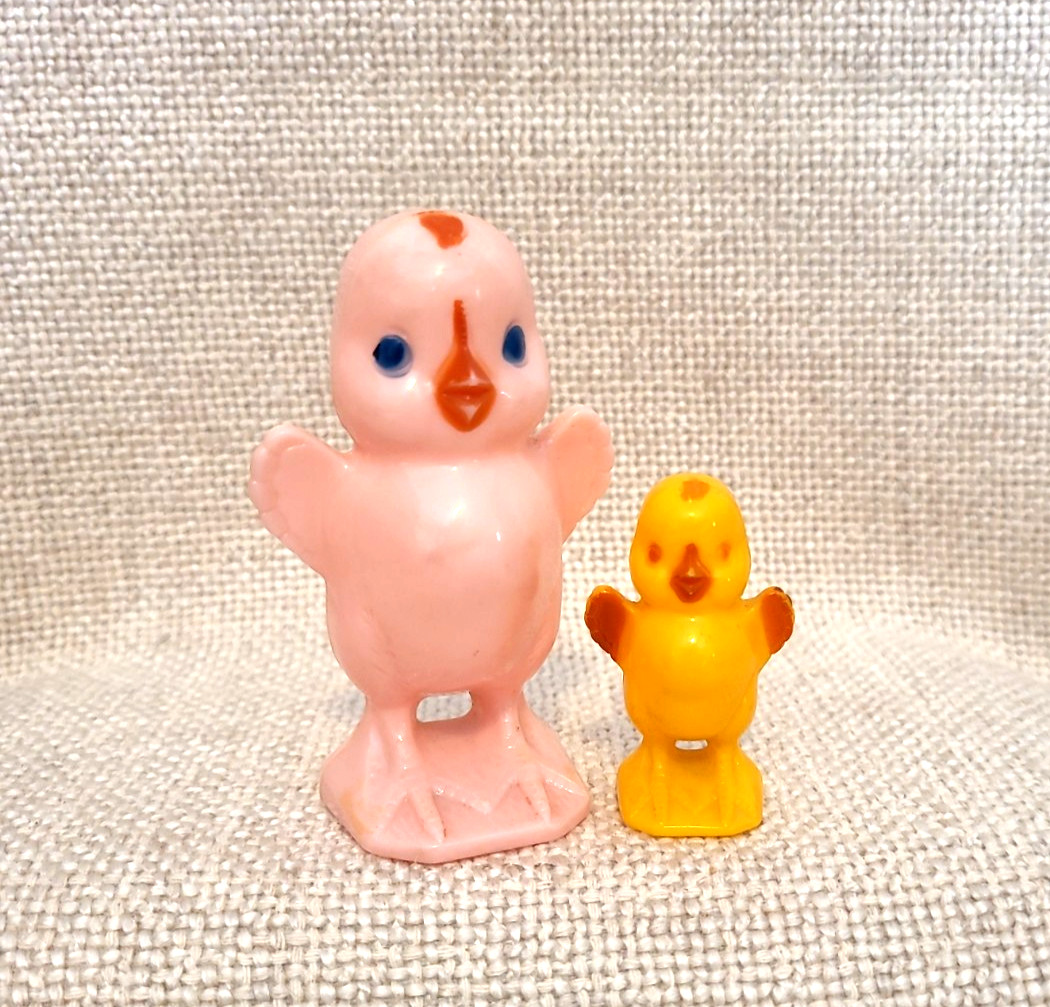 Vintage Knickerbocker Easter Plastic Chicks ** 40s/50s era