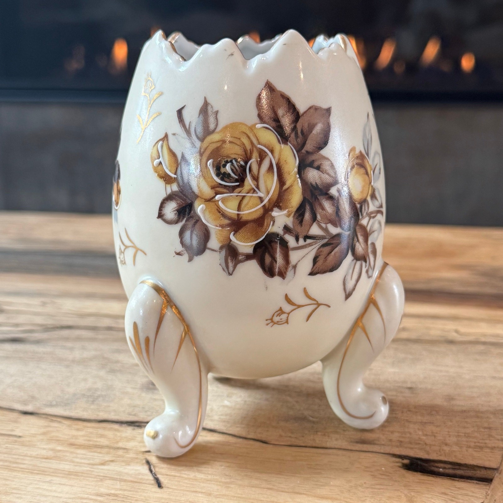 Vintage 1962 Napco C3199/M Cracked Egg Vase Footed Yellow Rose Porcelain 5\